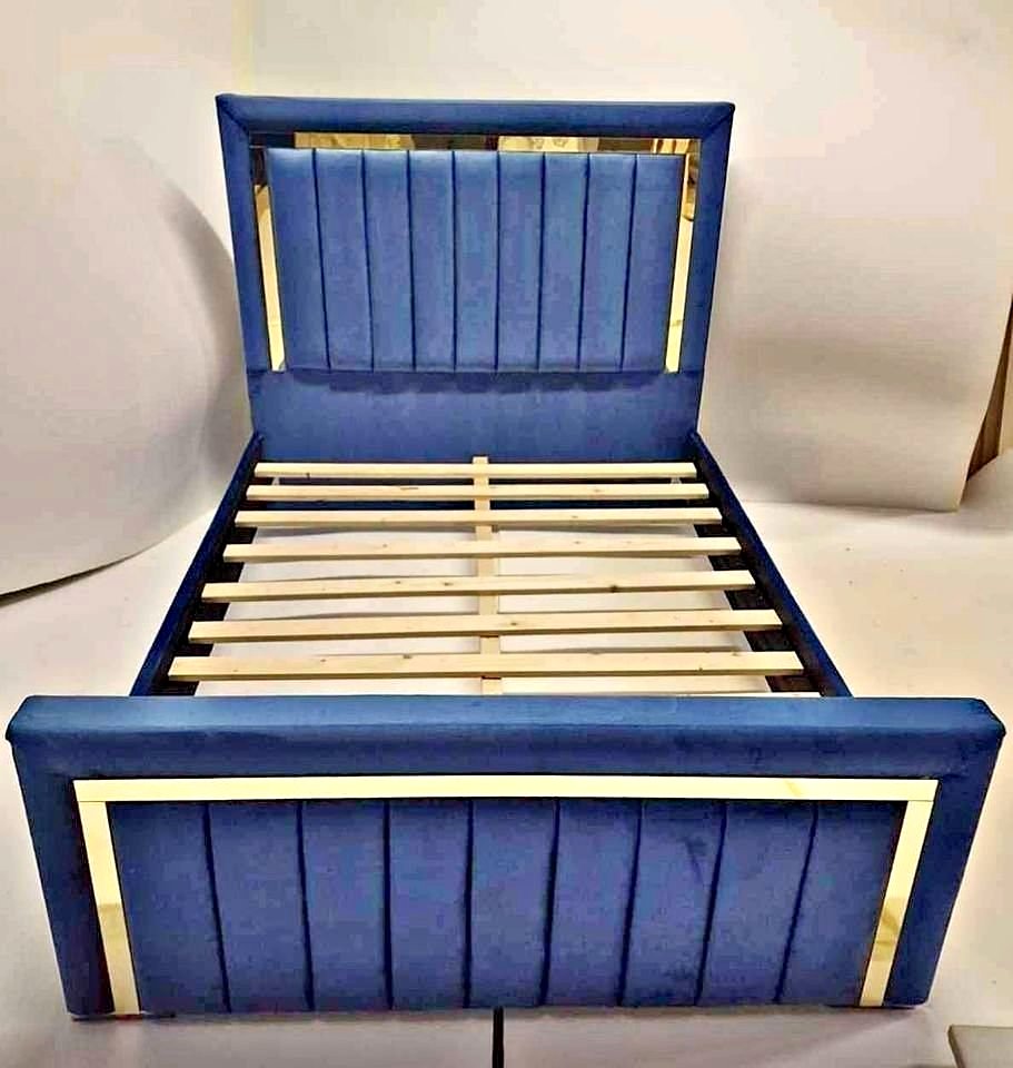 "Golden Strip Luxury Bed – Exquisite Craftsmanship, Modern Glamour, and Unmatched Comfort for a Regal Sleeping Experience"